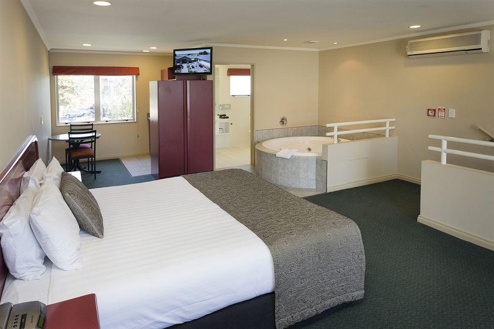 Cornwall Motor Lodge Palmerston North Dış mekan fotoğraf